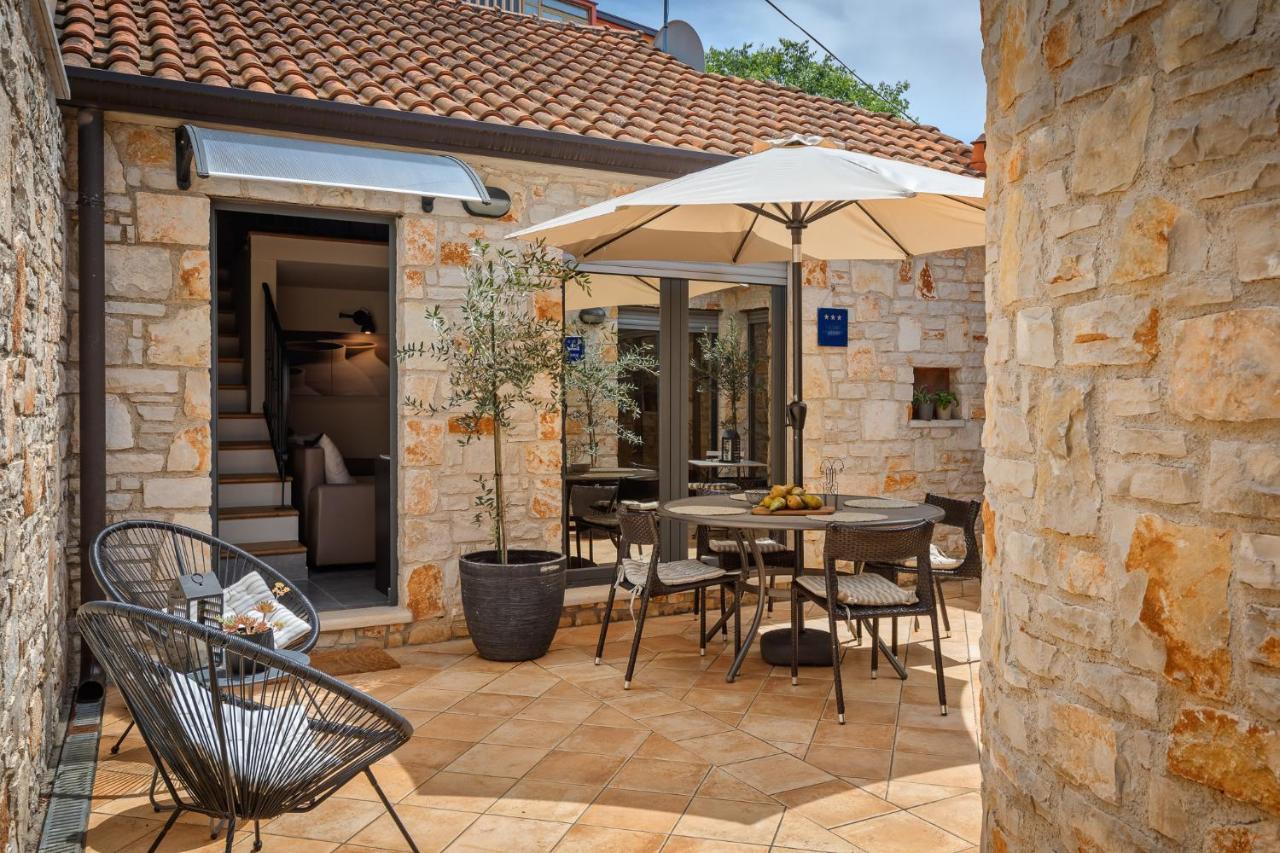 Grota Premium Apartment & Room Porec Esterno foto
