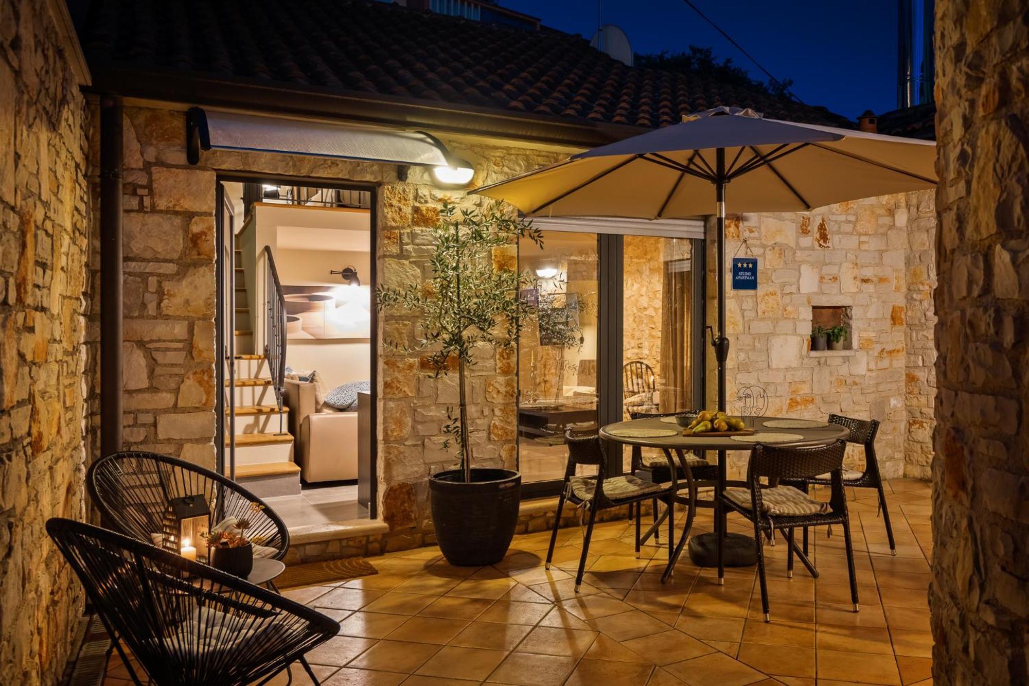 Grota Premium Apartment & Room Porec Esterno foto