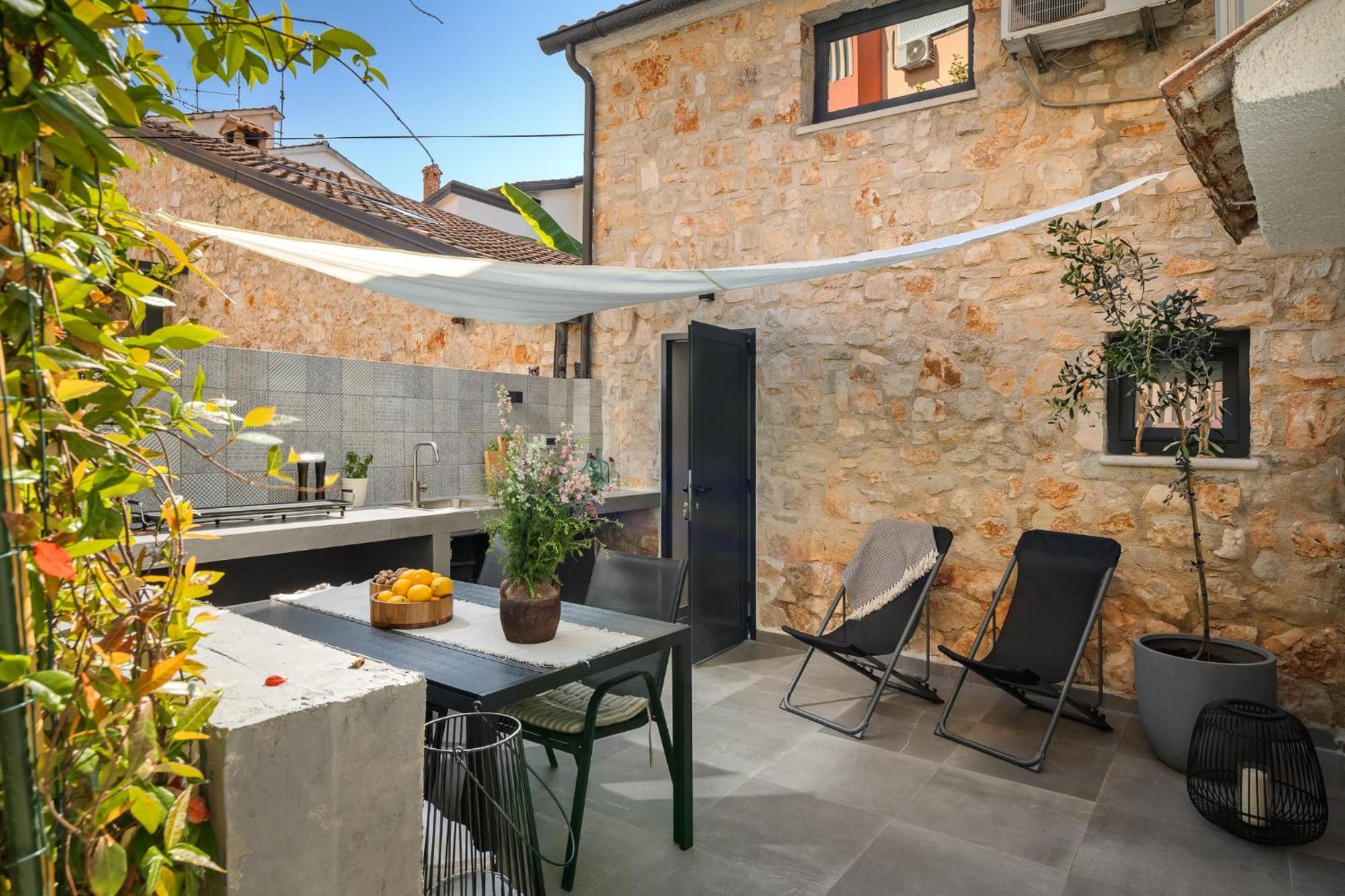 Grota Premium Apartment & Room Porec Esterno foto