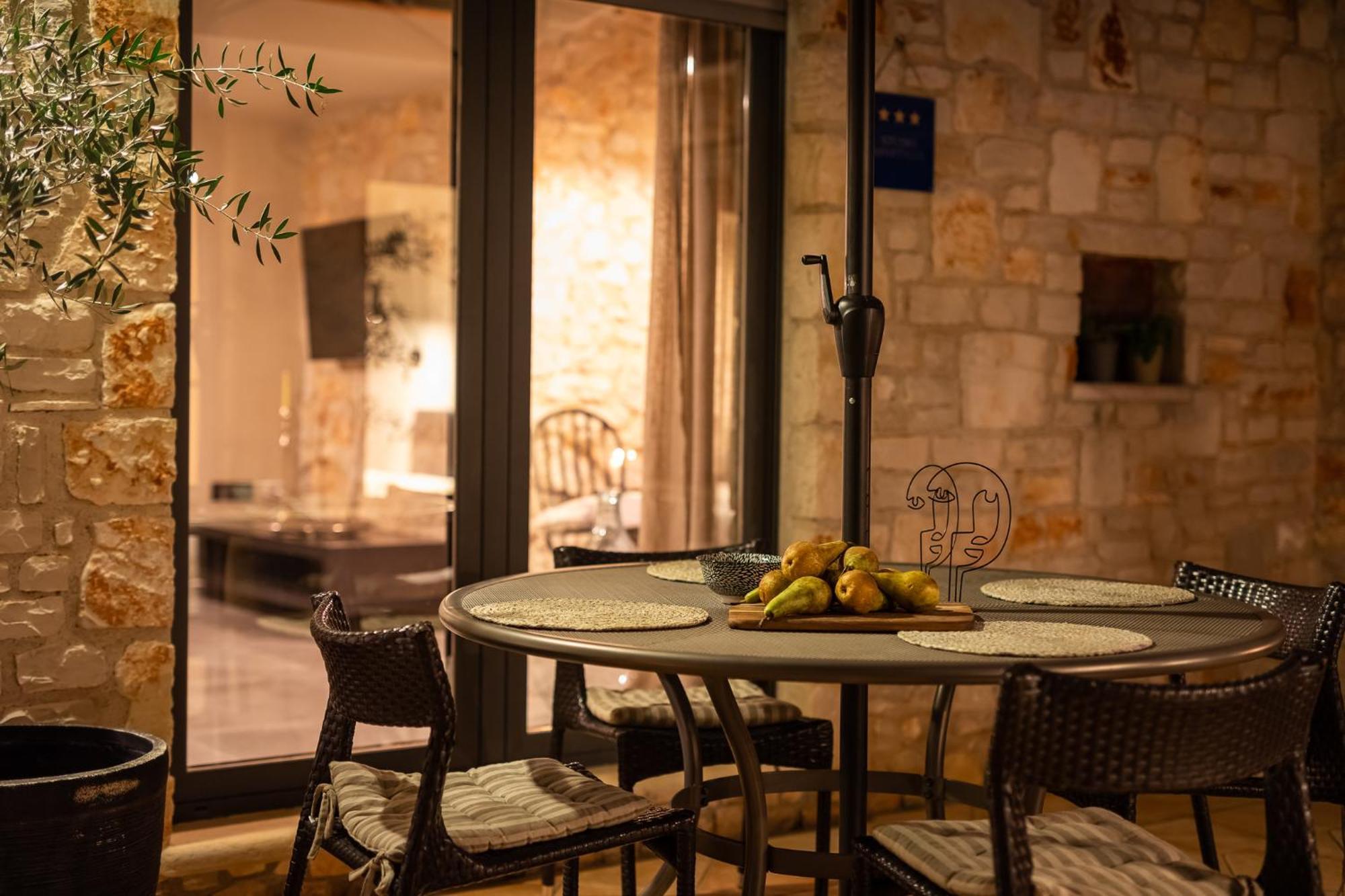 Grota Premium Apartment & Room Porec Esterno foto