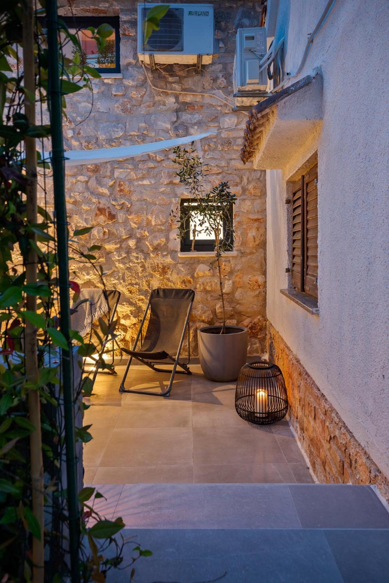 Grota Premium Apartment & Room Porec Esterno foto