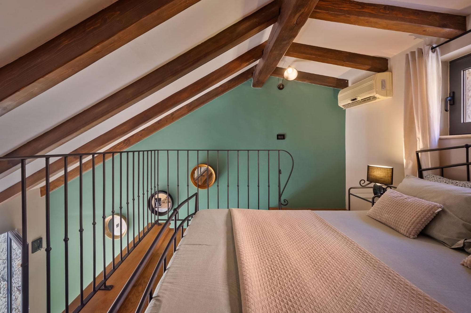Grota Premium Apartment & Room Porec Esterno foto