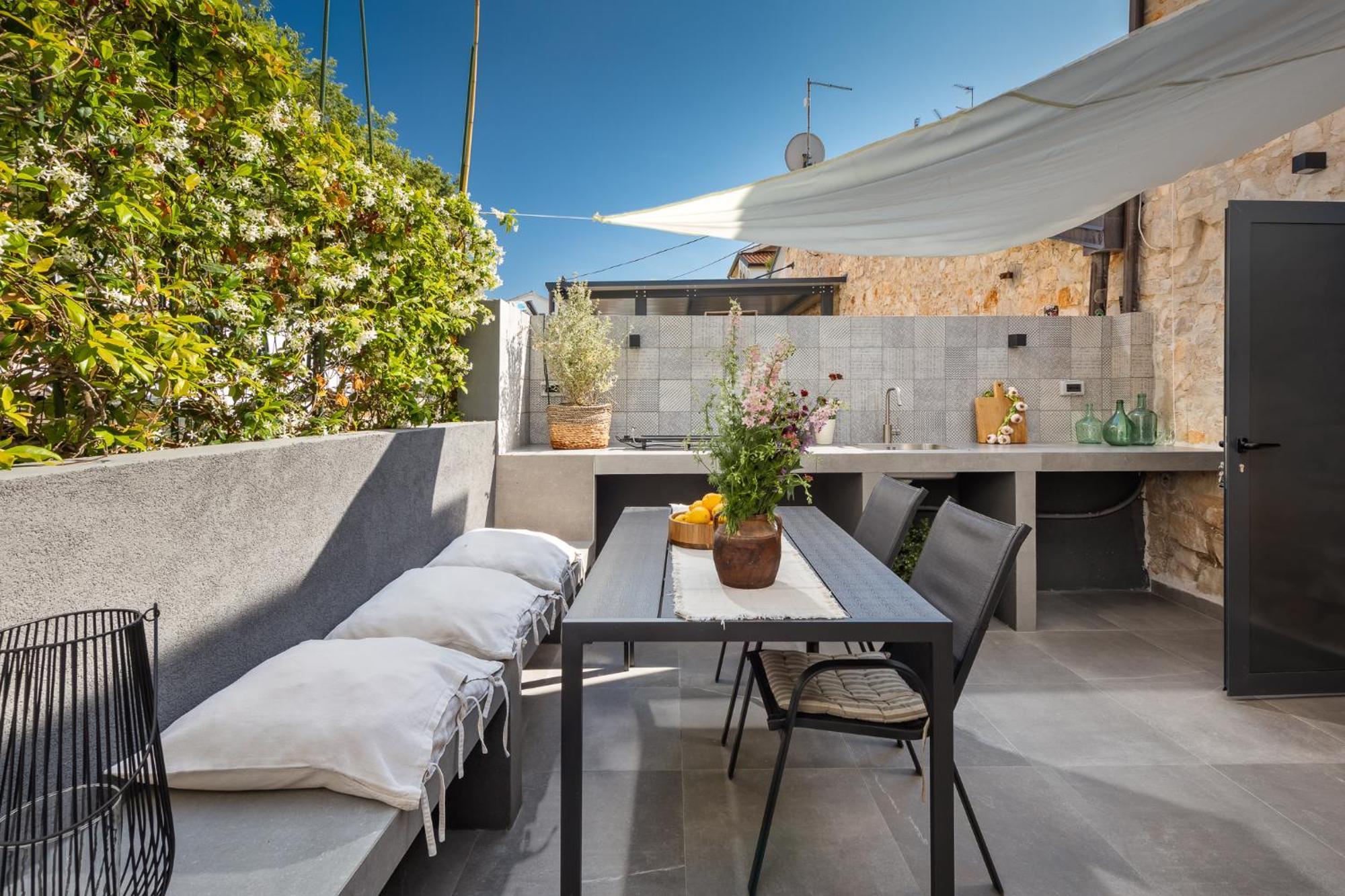 Grota Premium Apartment & Room Porec Esterno foto