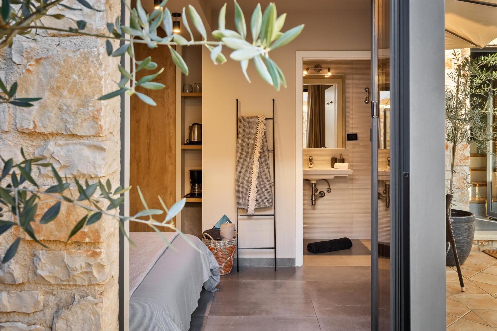 Grota Premium Apartment & Room Porec Esterno foto